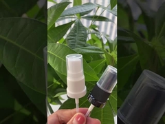 OEM 18/415 Pulverizador de névoa preto e branco com decoração de degrau para garrafa de perfume de vidro