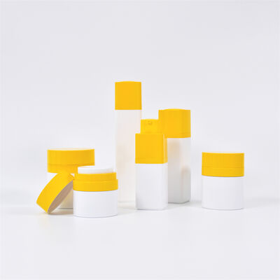 Conjunto de produtos de cuidados com a pele elegante de 15ml 30ml 50ml, frasco quadrado sem ar com cabeça rotativa, pulverizador de bomba de PP, embalagem cosmética de vedação